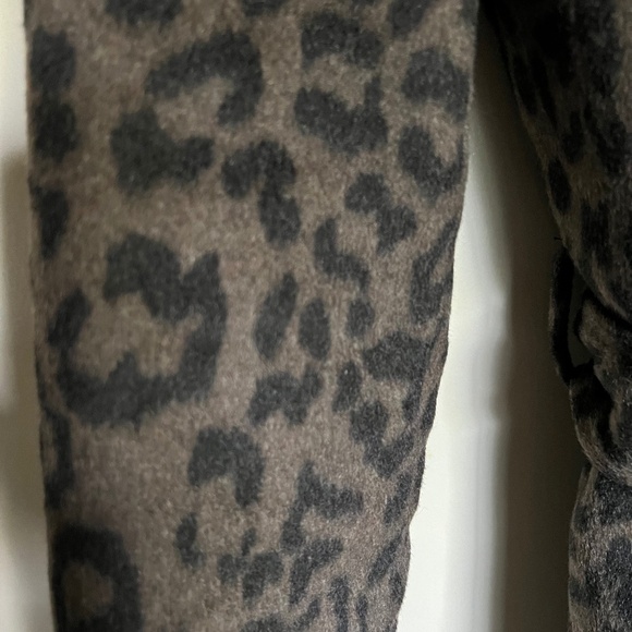 Tahari Ella Leopard Double Faced Wool Blend Wrap Belted Coat Size Medium - Picture 5 of 12